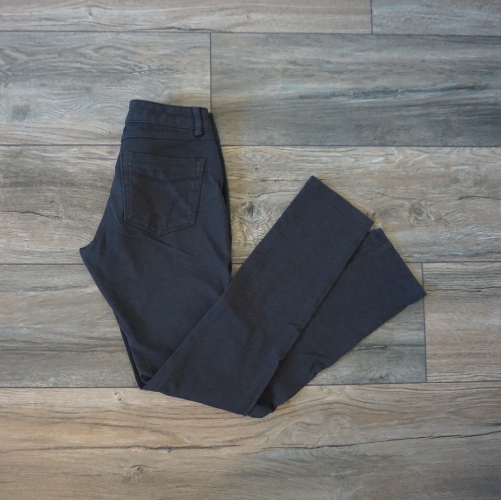 Gray jegging suit pants